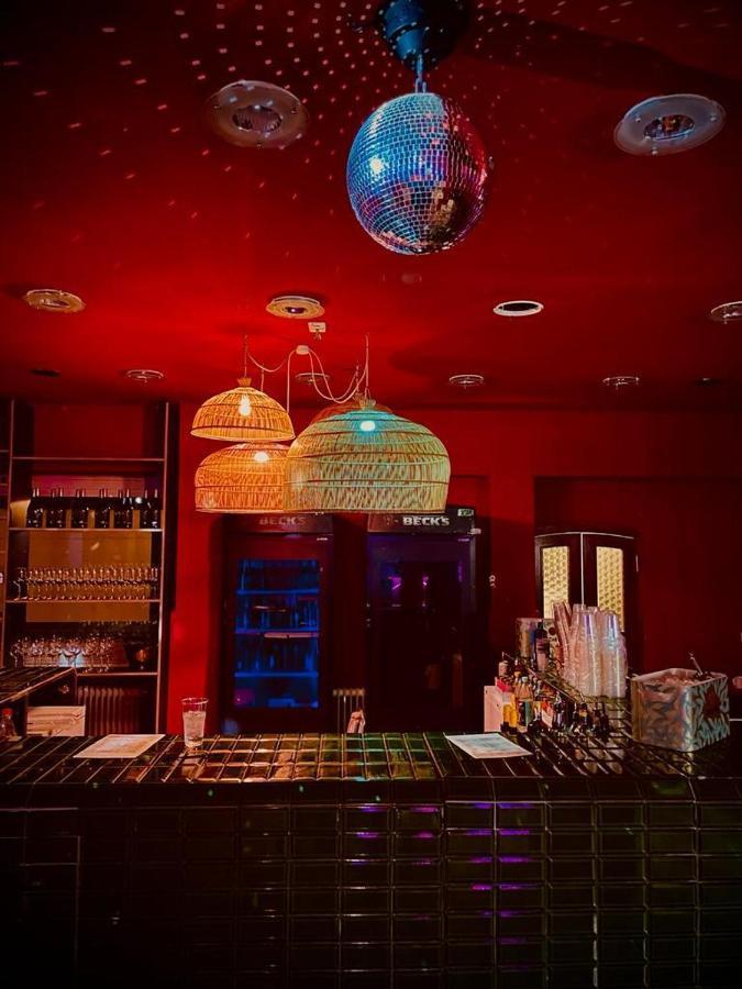 Happy End Hotel Мюнхен Екстериор снимка